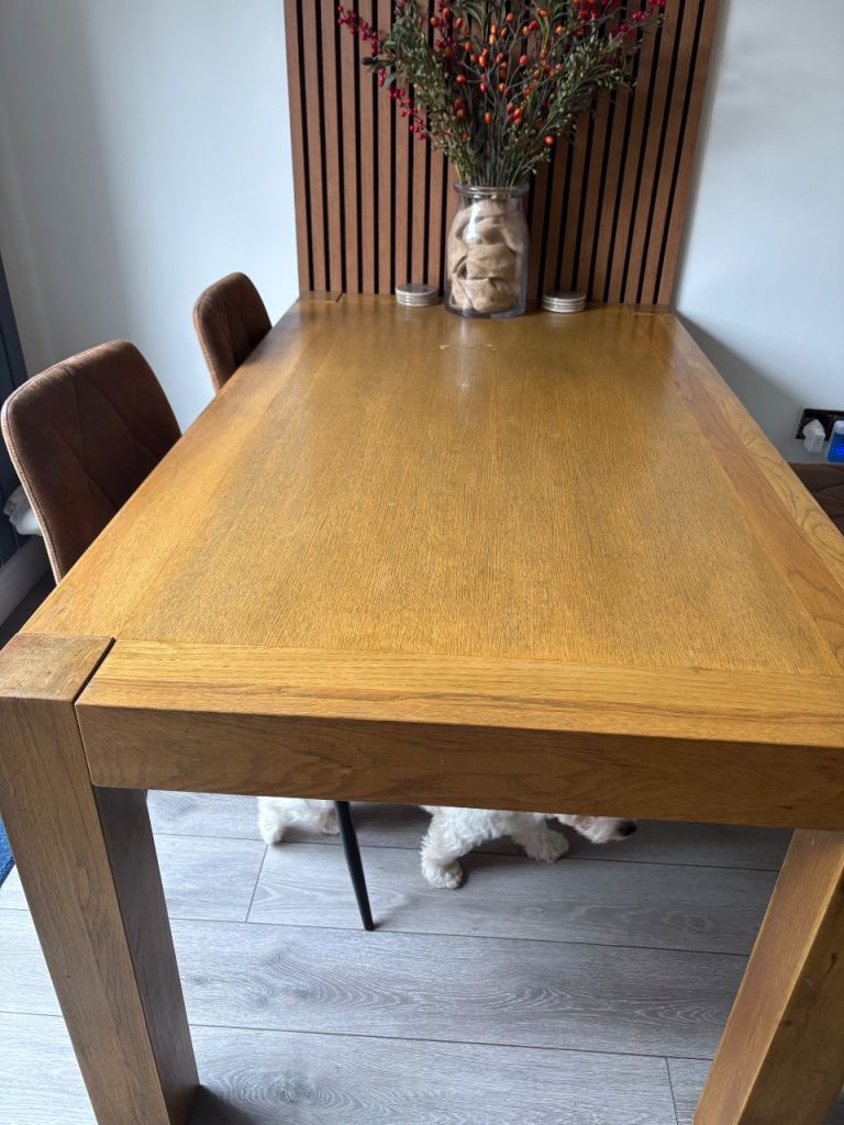 Oak dining table
