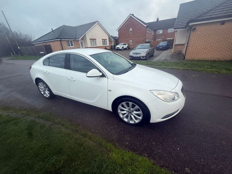 Vauxhall, INSIGNIA, Hatchback, 2011, Manual, 1956 (cc), 5 doors