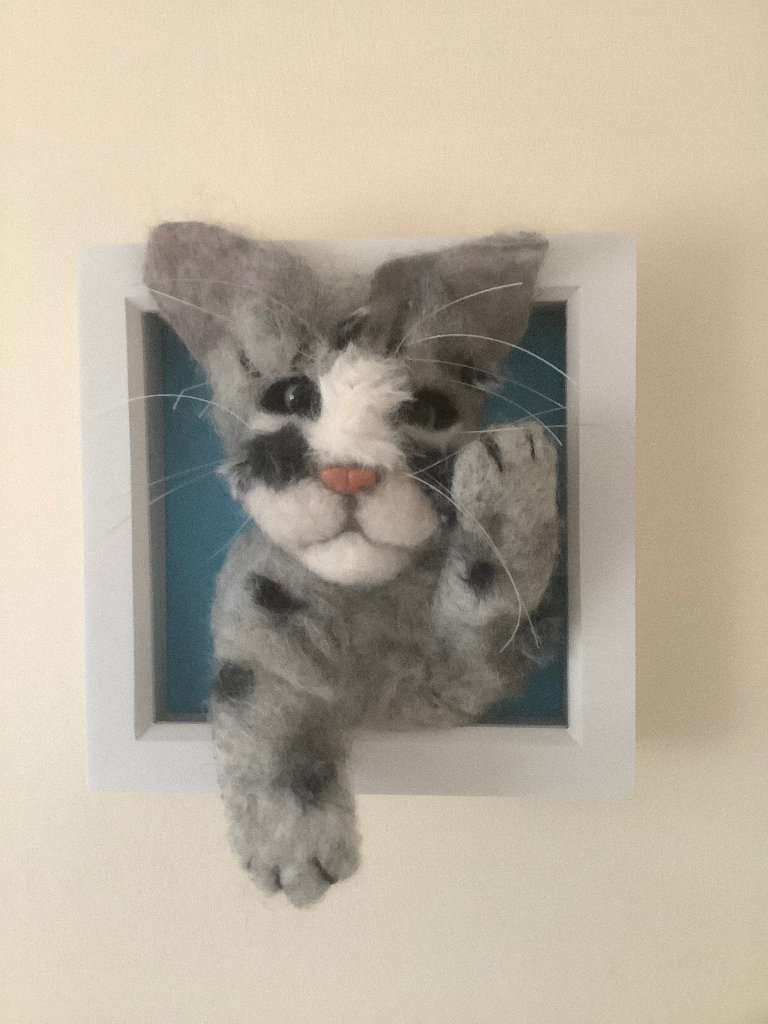 Needle felted kitty in frame