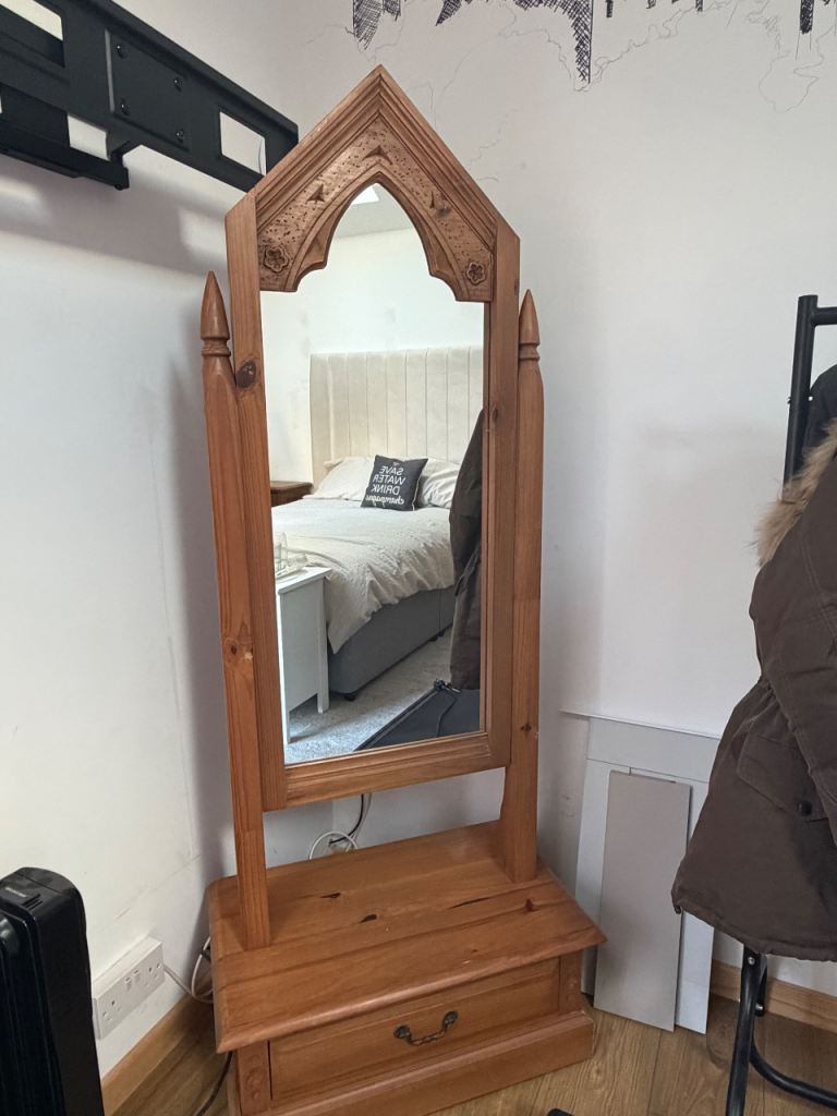 Wooden Gothic Style Bedroom Furniture Set – Mirror and Bedside Table