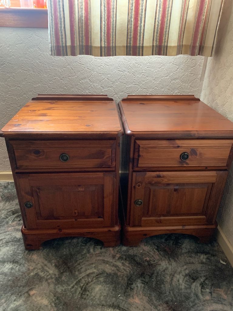 2 ducal rosedale bedsides tables