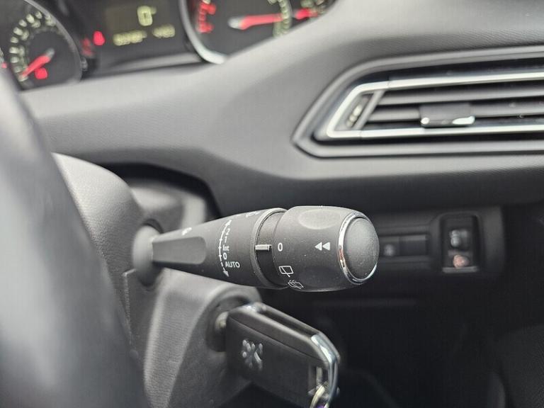 2019 Peugeot 308 SW PureTech Allure Estate Petrol Manual