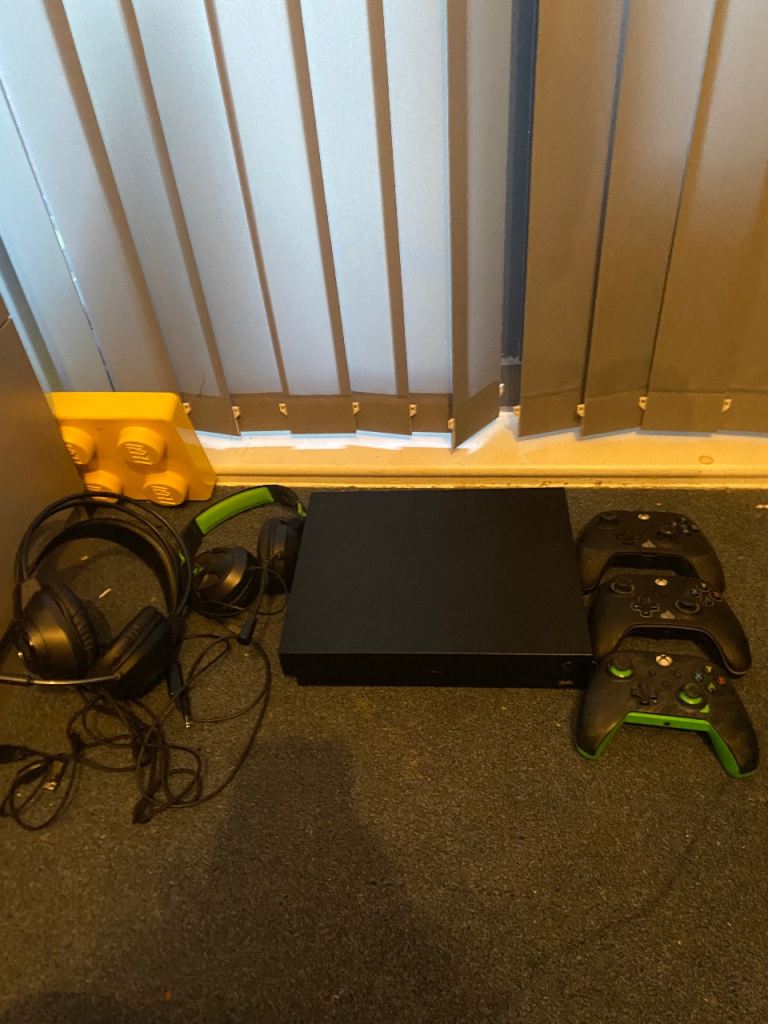 Xbox One Console with 3 Controllers and 2 Headsets
