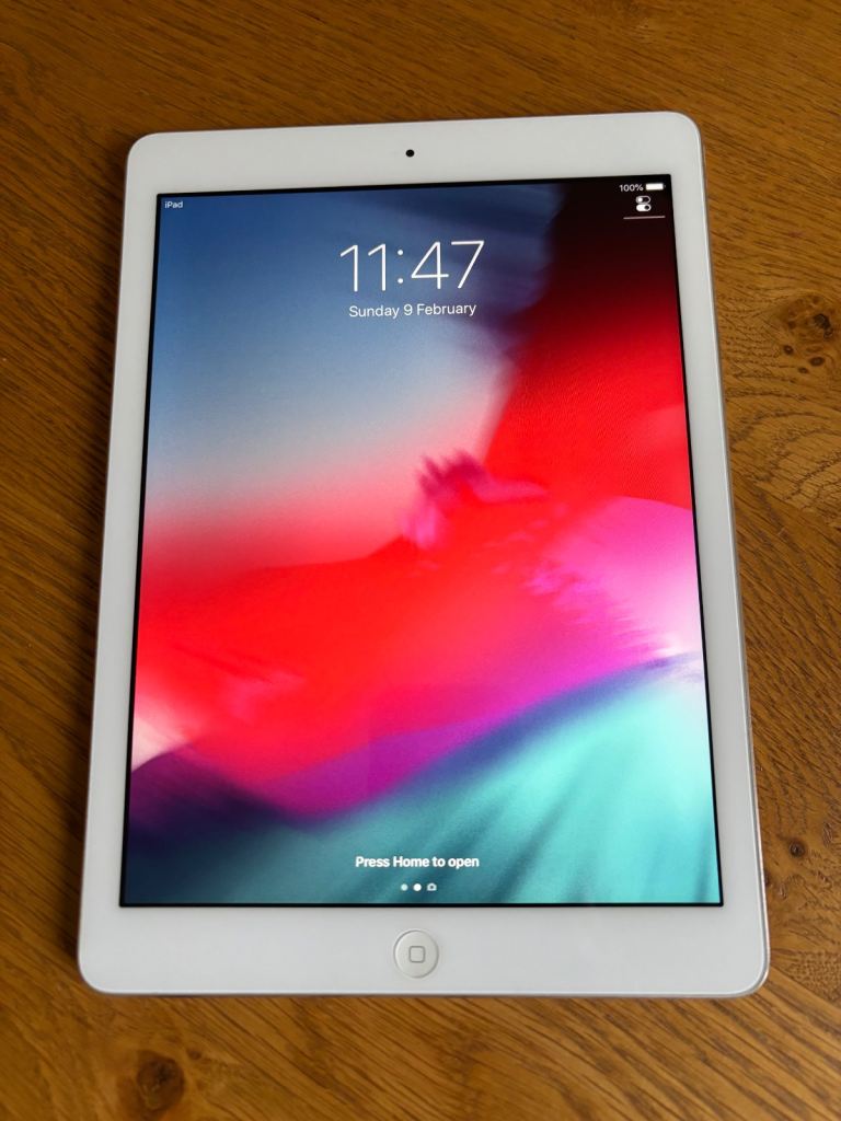iPad Air 16GB, 1st Generation, Wi-Fi, Silver, Original Box