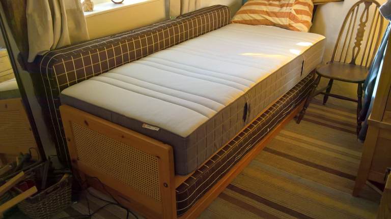 IKEA Hovag (now Valevag) UK std single 3ft pocket sprung mattress only. As new condition