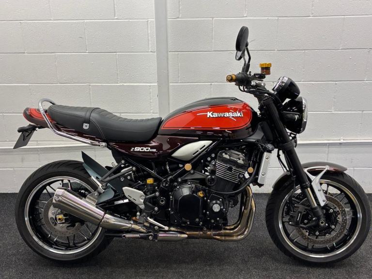 KAWASAKI Z900RS ** VERY LOW MILEAGE - CRASH PROTECTORS - 12 MONTHS MOT **
