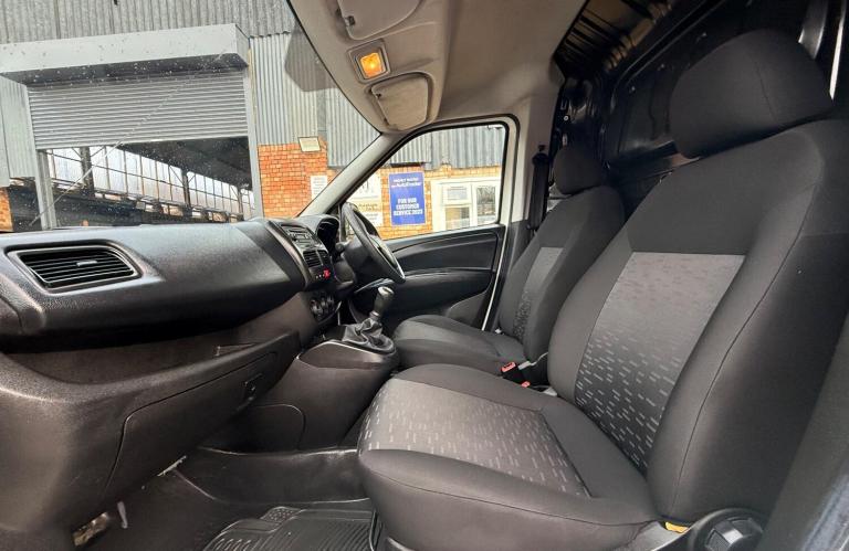 2017 Vauxhall Combo 1.3 CDTi 2300 16v FWD L2 H1 3dr Diesel