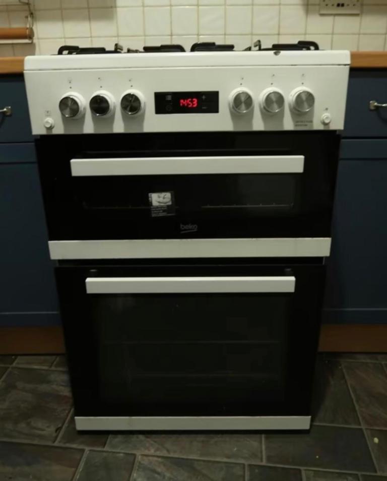 Gas cooker for sale 