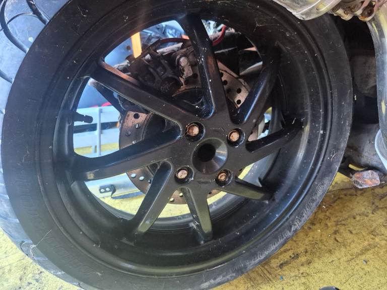 Honda VFR750 RC36-1 Rear wheel and tyre 8 spoke rare