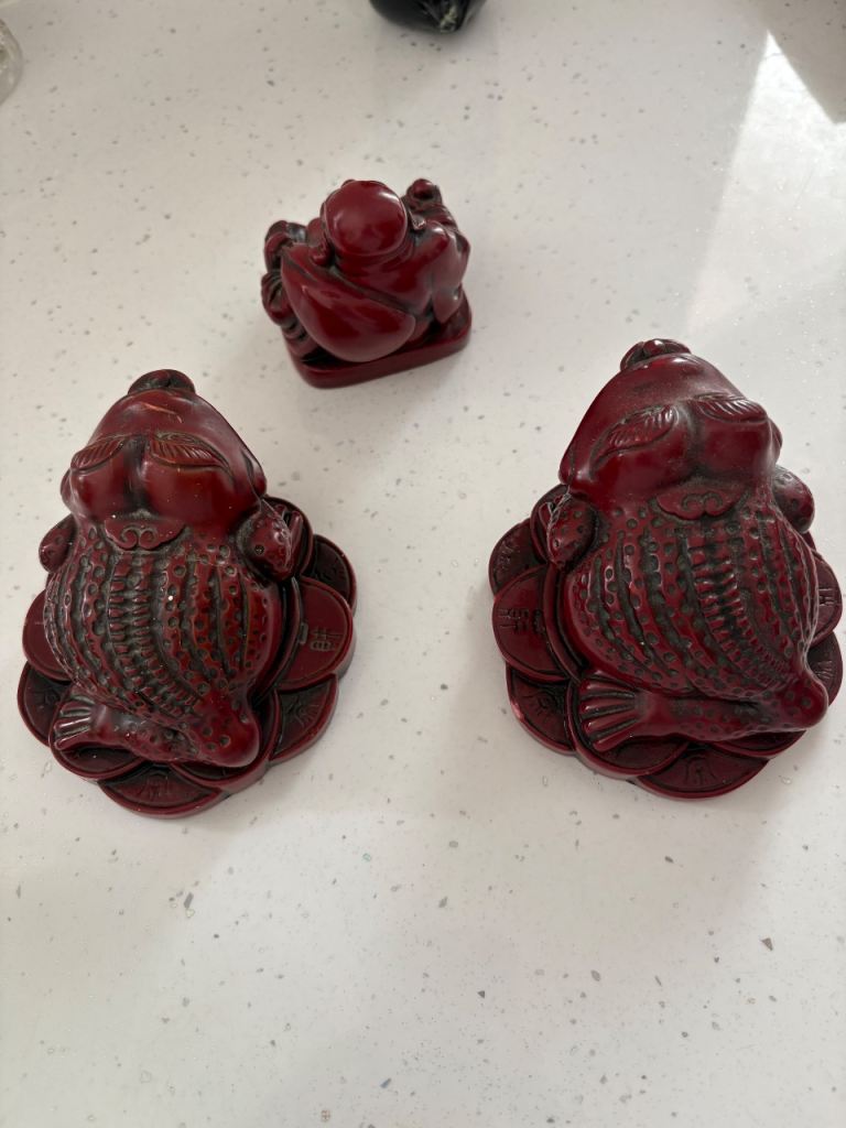 Set of 3 Red Decorative Frogs & Buddha Figurine