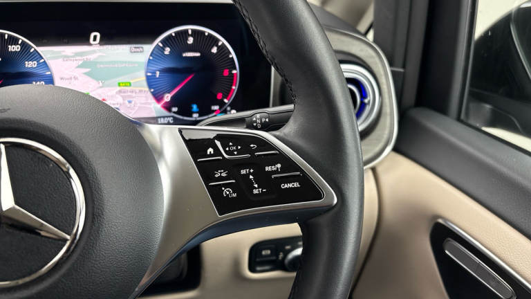 2025 Mercedes-Benz V-Class 2.0 V220d Premium MPV 5dr Diesel G-Tronic+ Euro 6 (s/s) (8 Seat, Extra...