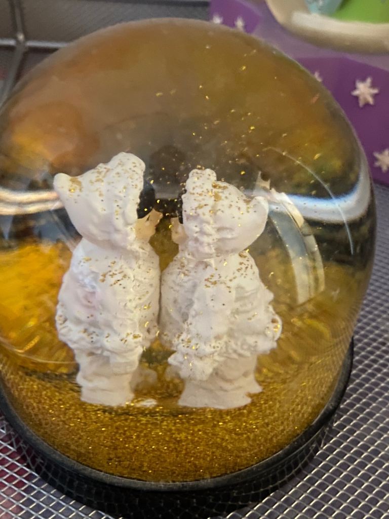 Snow artic globe 