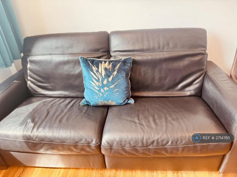 1 bedroom in Adriatic Apartments, London, E16 (#2714765)