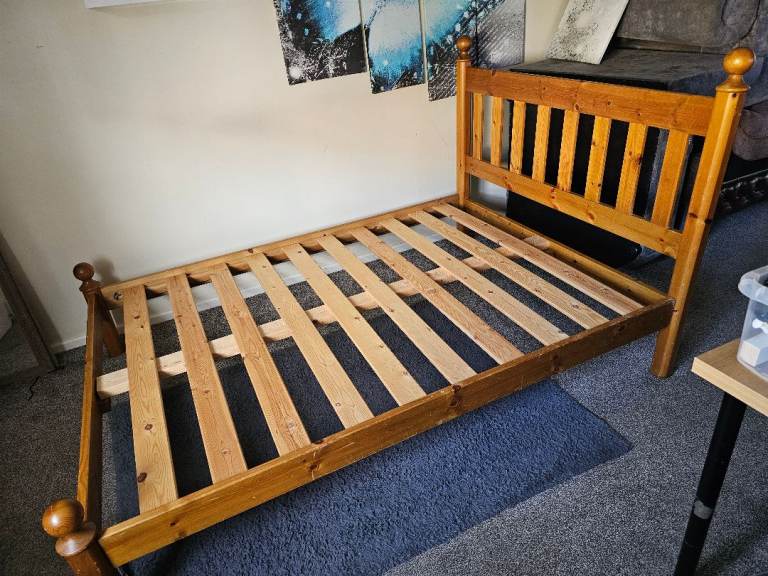 Solid wood double bed 