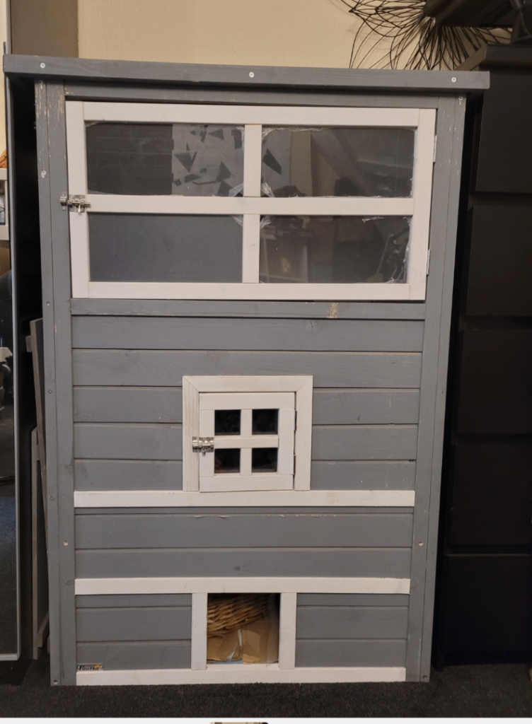 Pawhut 3 Tier Wooden cat shelter for indoor or outdoor use #SE24 