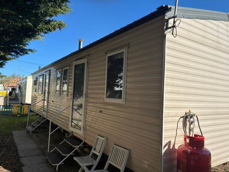 3 bedrooms Sited Caravan 