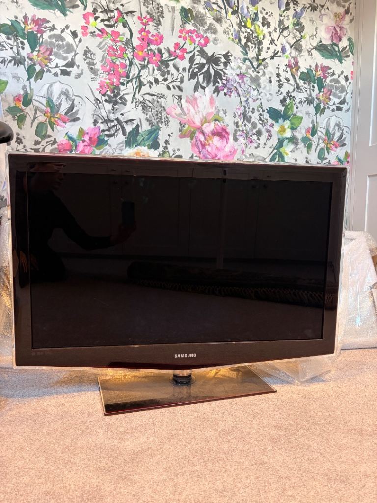 Samsung 40” Full HD LCD TV