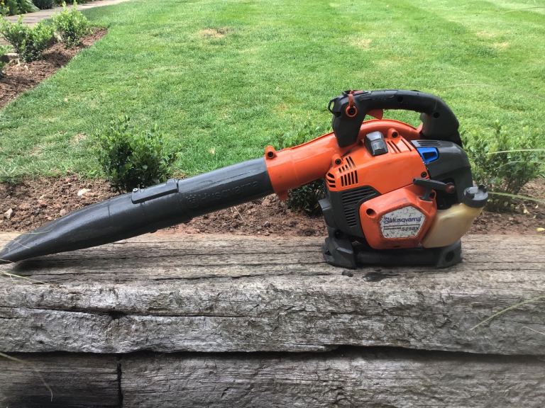 Husqvarna 525 BX leaf blower spares or repair 