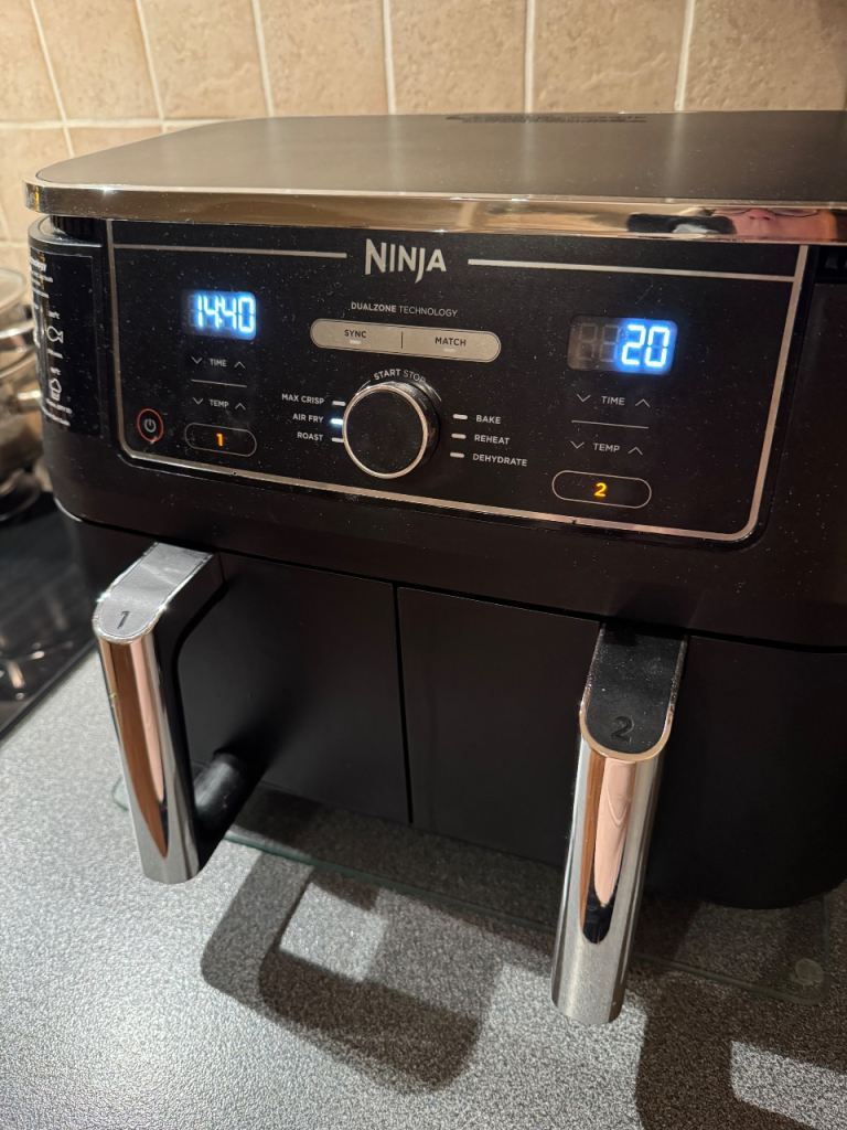 Ninja Foodi MAX Dual Zone Air Fryer AF400UK