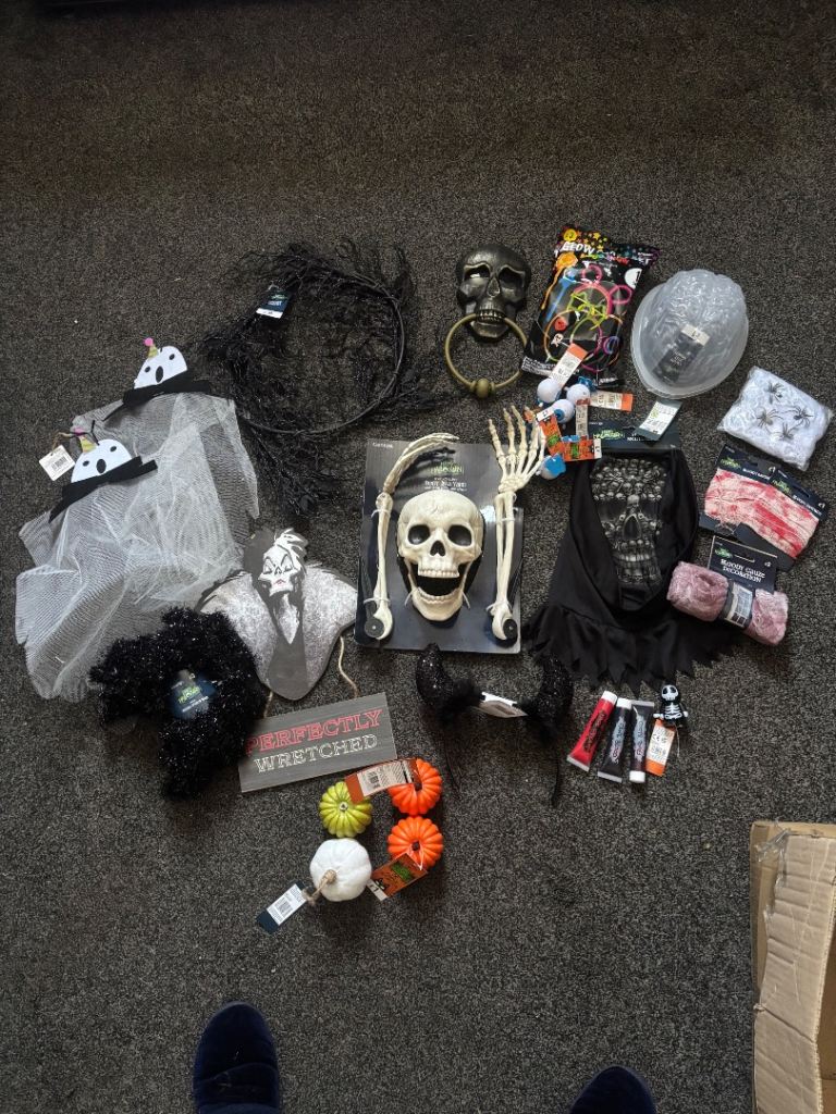 Halloween Decorations Bundle – New, Various Items