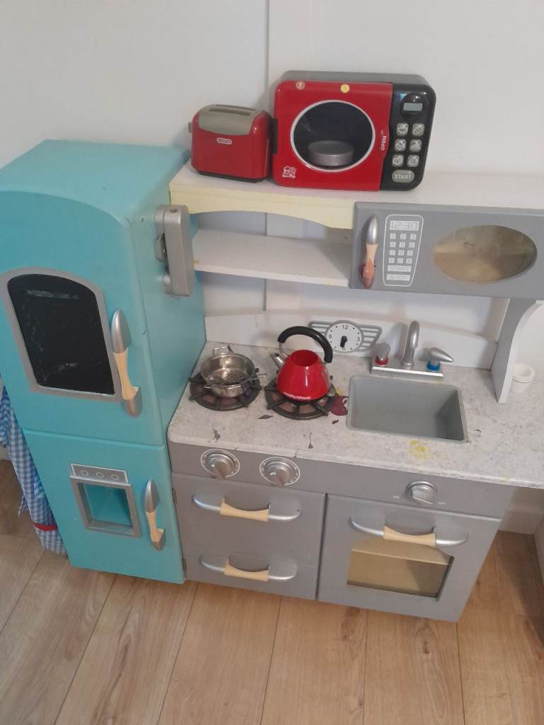 Lovely Wooden Play Kitchen with Accessories – Good Condition