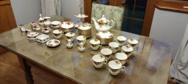 Old Country Roses Tea Set – Good Condition