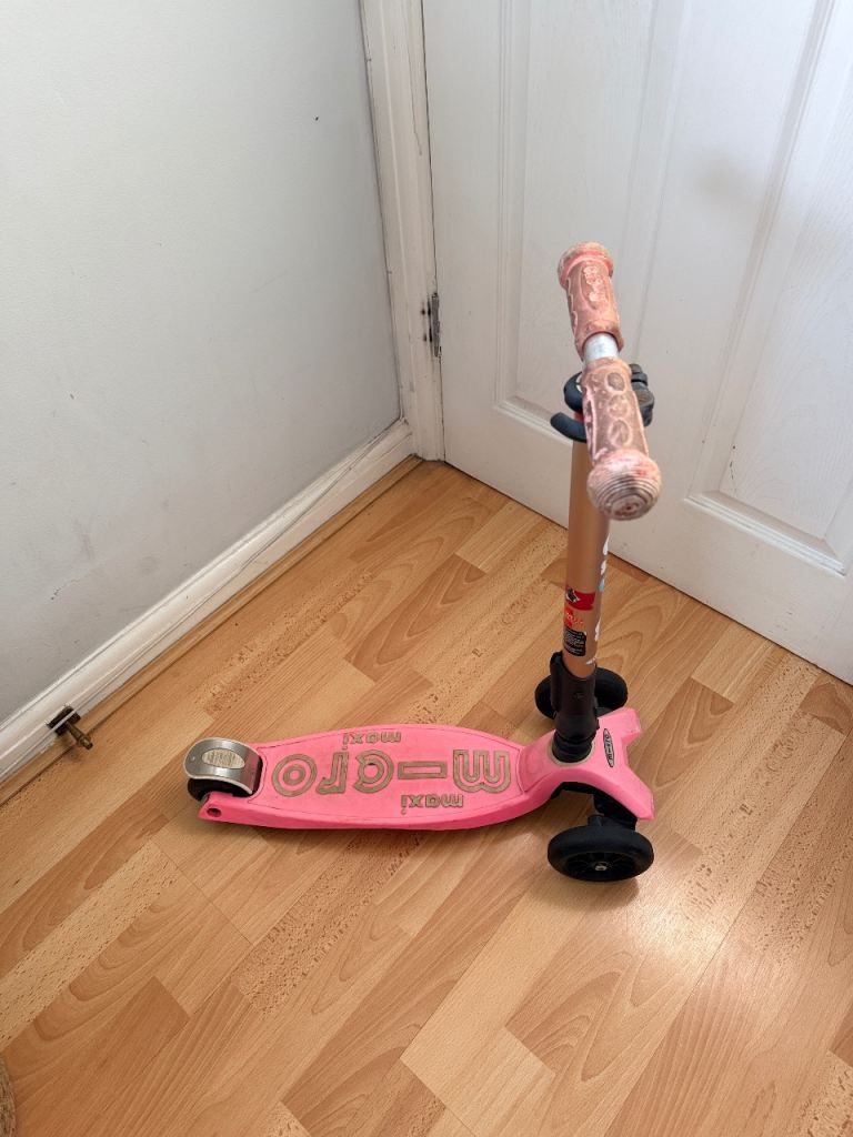 Micro Maxi Pink 3 Wheel Scooter Adjustable Handlebar Kids Kick Scooter