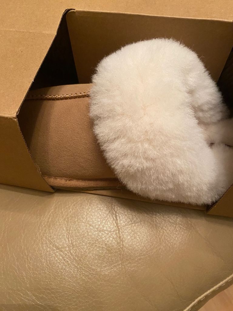 Radley ladies Chelsea Creek tan slippers size 8. NEW