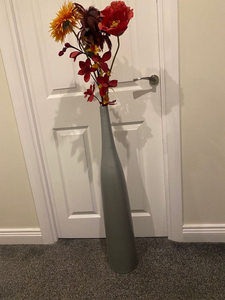 Tall vase 