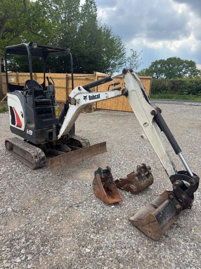 Bobcat e19 mini digger 2018