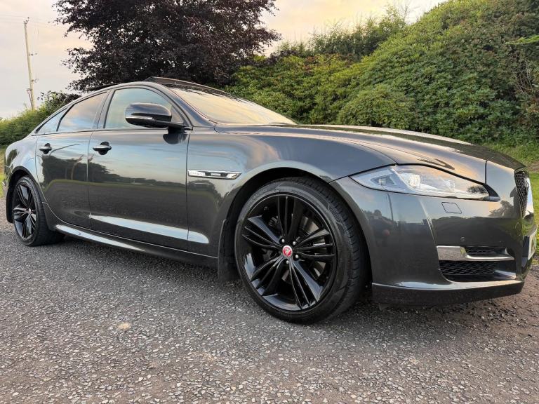 2019 Jaguar XJ 3.0d V6 R-Sport Saloon Euro 6 300BHP **Pan Roof**