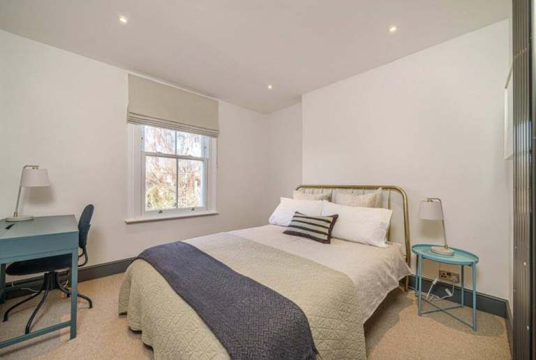 🌻Beautiful Double Room in Forest Gate | Steps from Canary Wharf!