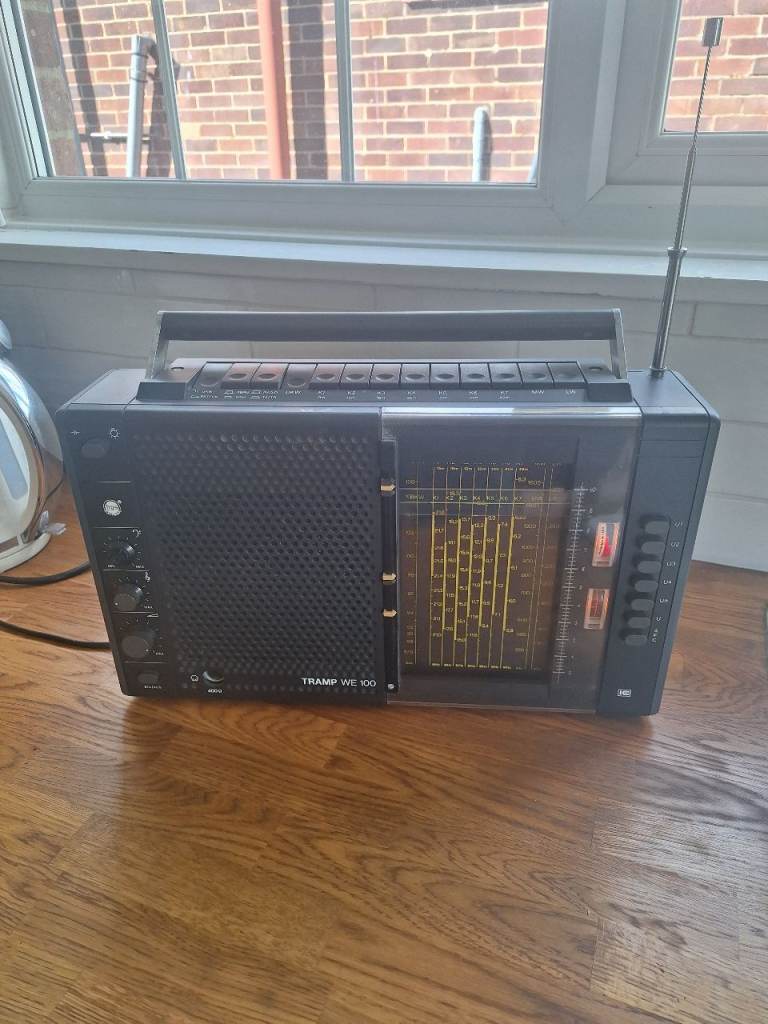 Vintage; HGS Tramp WE 100 radio/receiver 