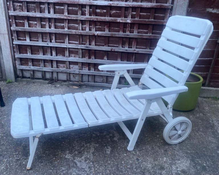 portable adjustable lounger 