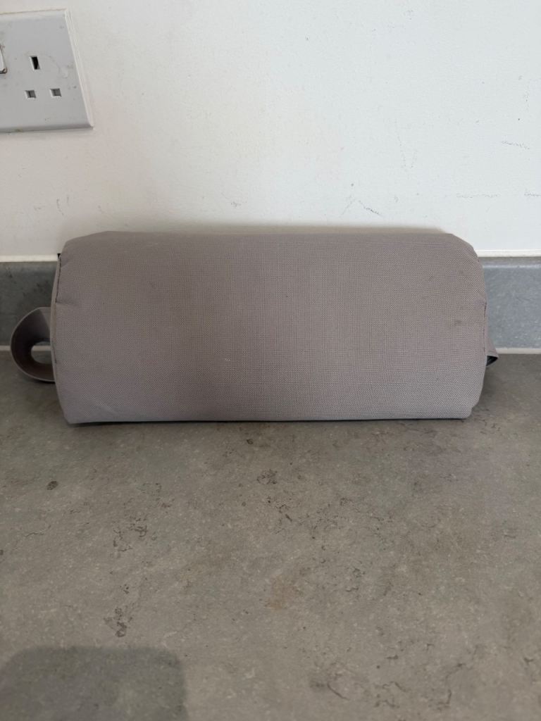 Fantastic nail arm rest cushion 