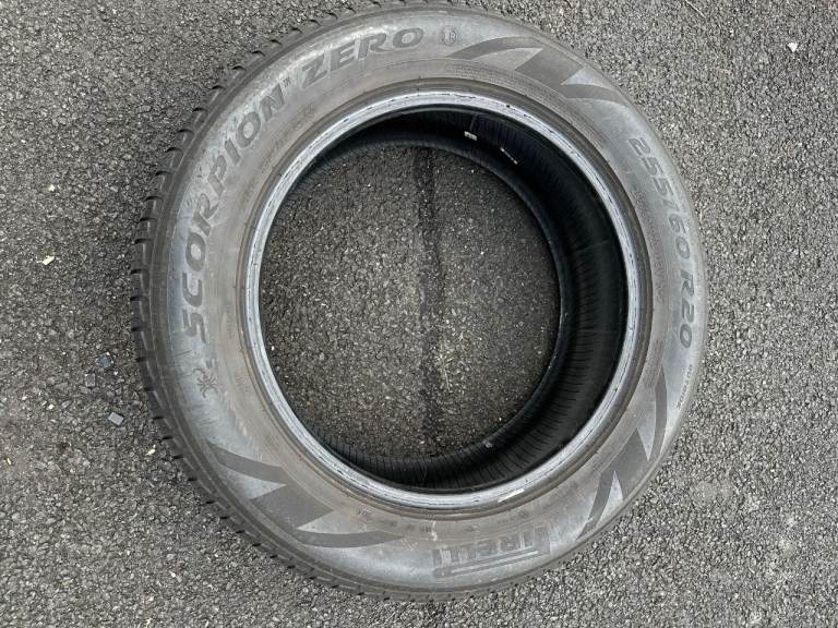 Land Rover Defender Tyre