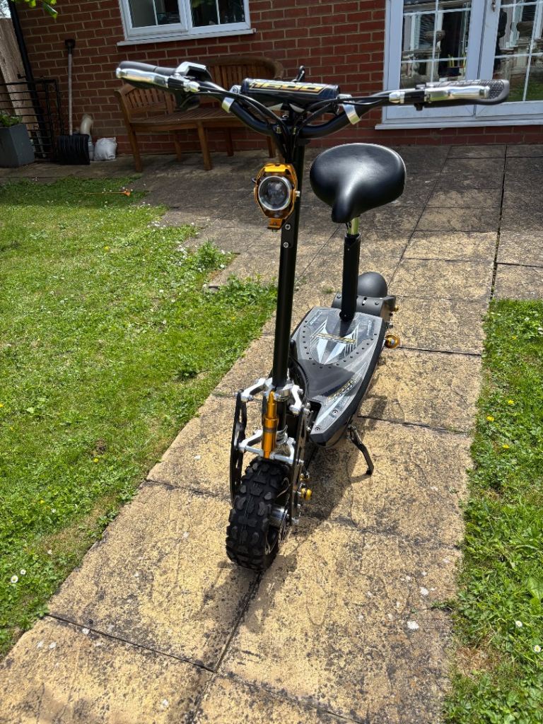 Chaos Gt1600 Sport 48v 15.6ah Li Hub Drive Black Off Road Electric scooter