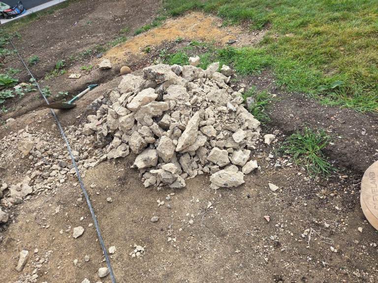 Hardcore rubble for collection