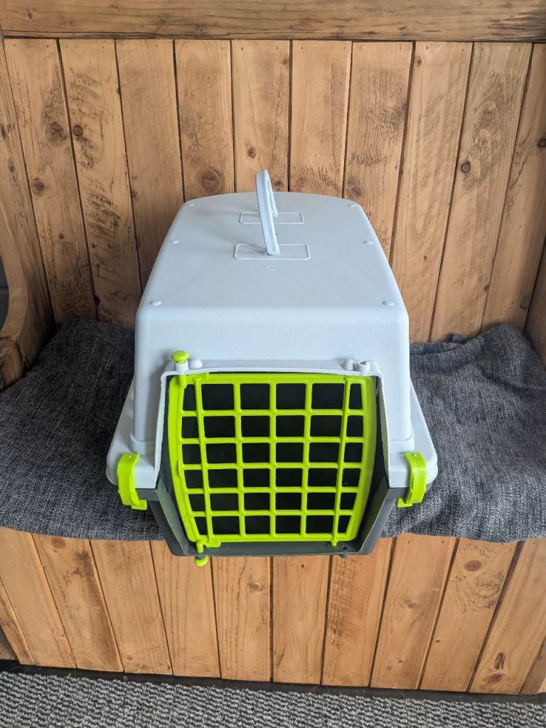 Pet carrier 