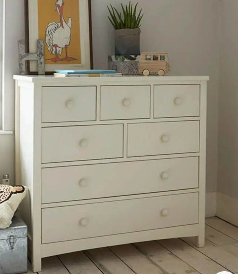 Feather and Black Noah bedroom set