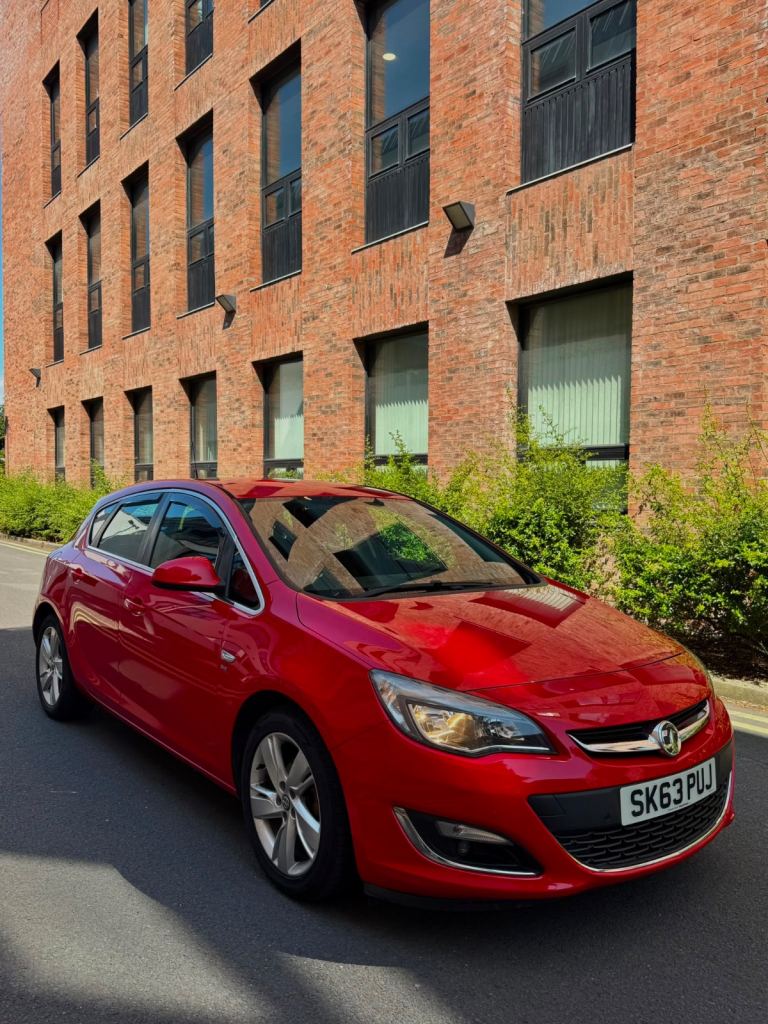 Vauxhall Astra 1.6 VTI AUTOMATIC CAR 2014 - Full service recent! - Stunning condition! - Rare Auto!