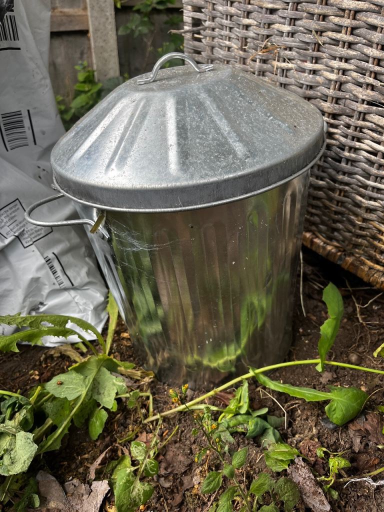 *FREE* chicken feed, sawdust & accessories 