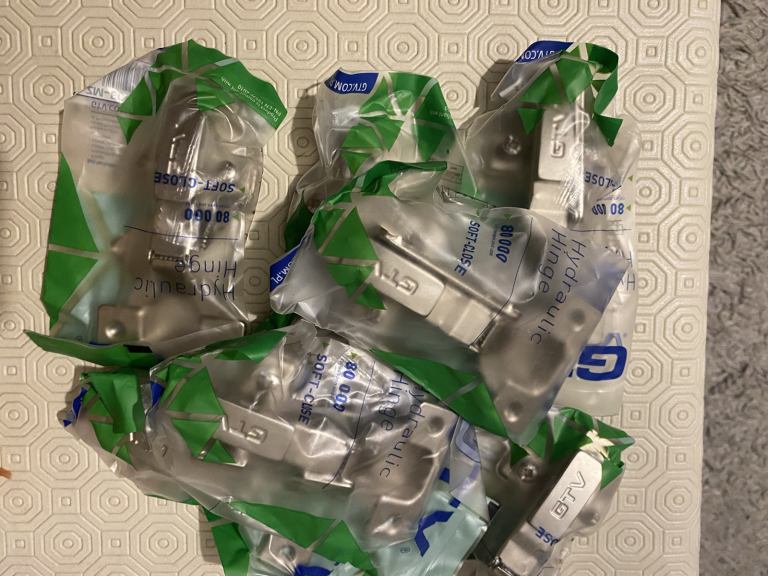 Kitchen Cabinet Hydraulic Hinges (7)