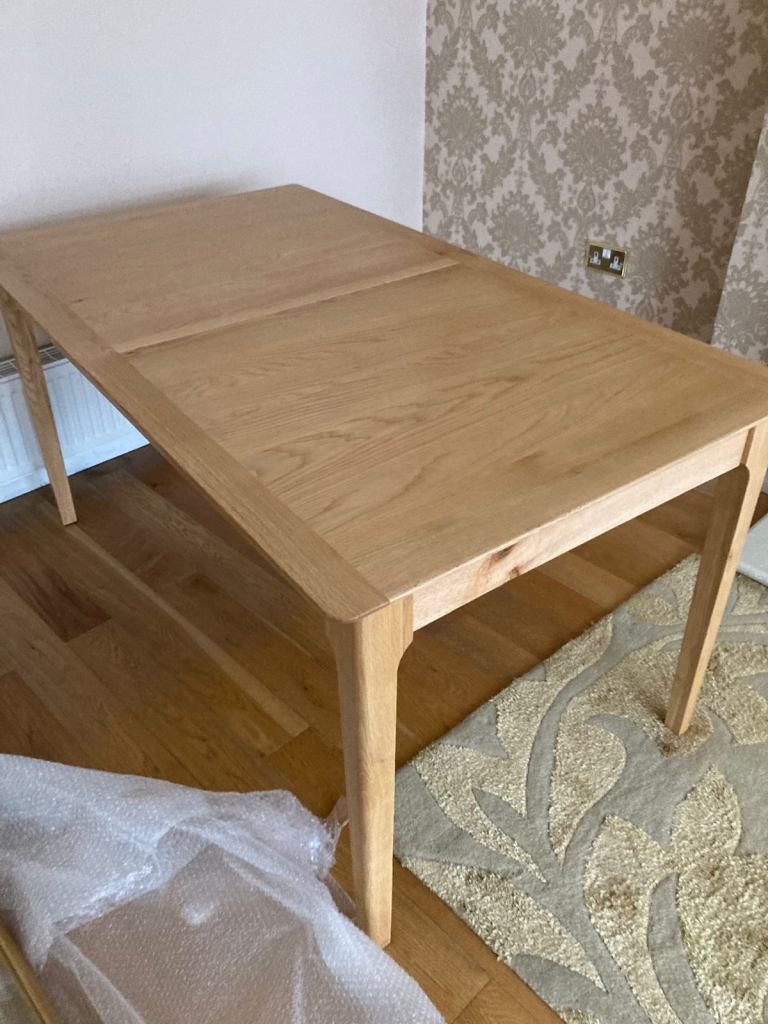  Oak Extendable Dining Table – As Good As New