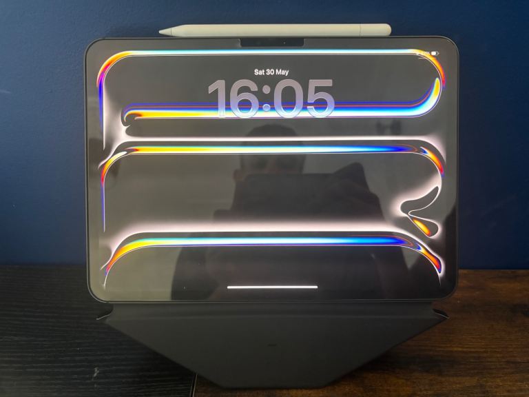 iPad 11" 256gb M4 + Apple Pencil + Origami Case + Screen 