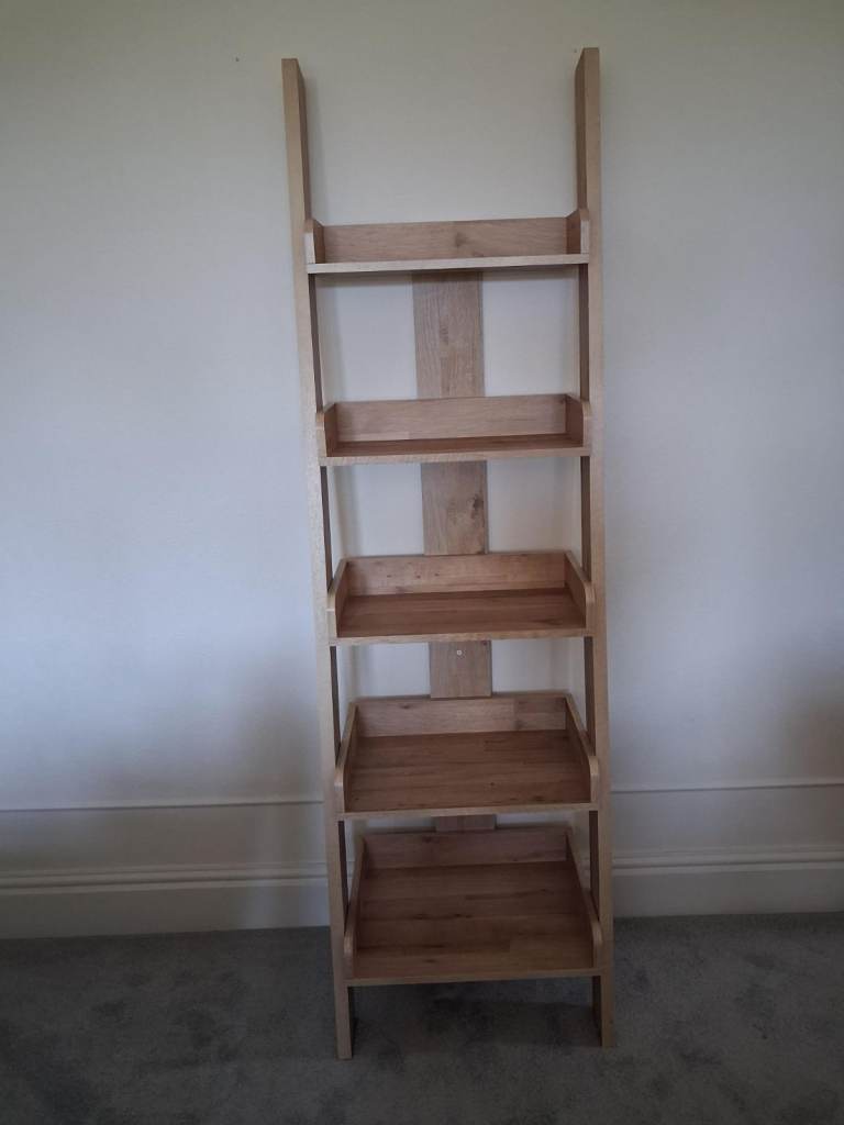 WOODEN LADDER STYLE SHELF UNIT (LIGHT OAK LAMINATE) 