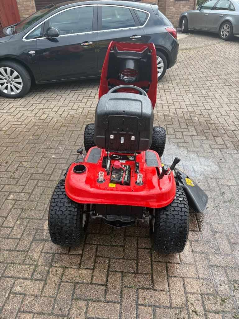 Ride on mower 