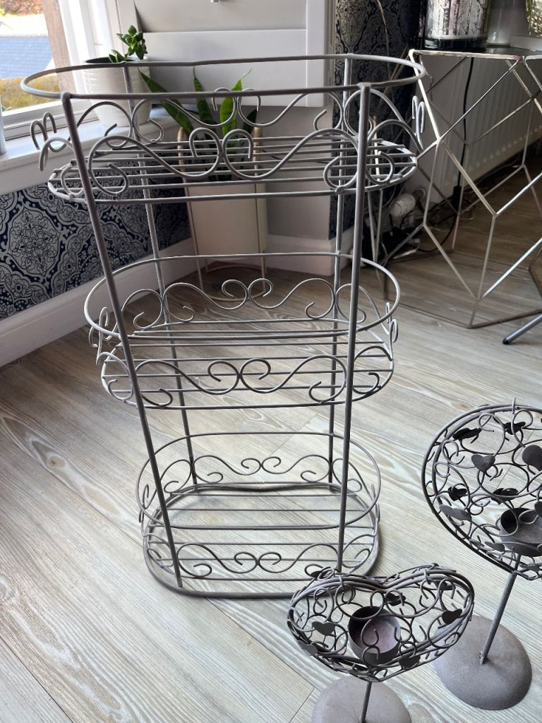 Decorative Metal 3-Tier Shelf Unit – Good Condition