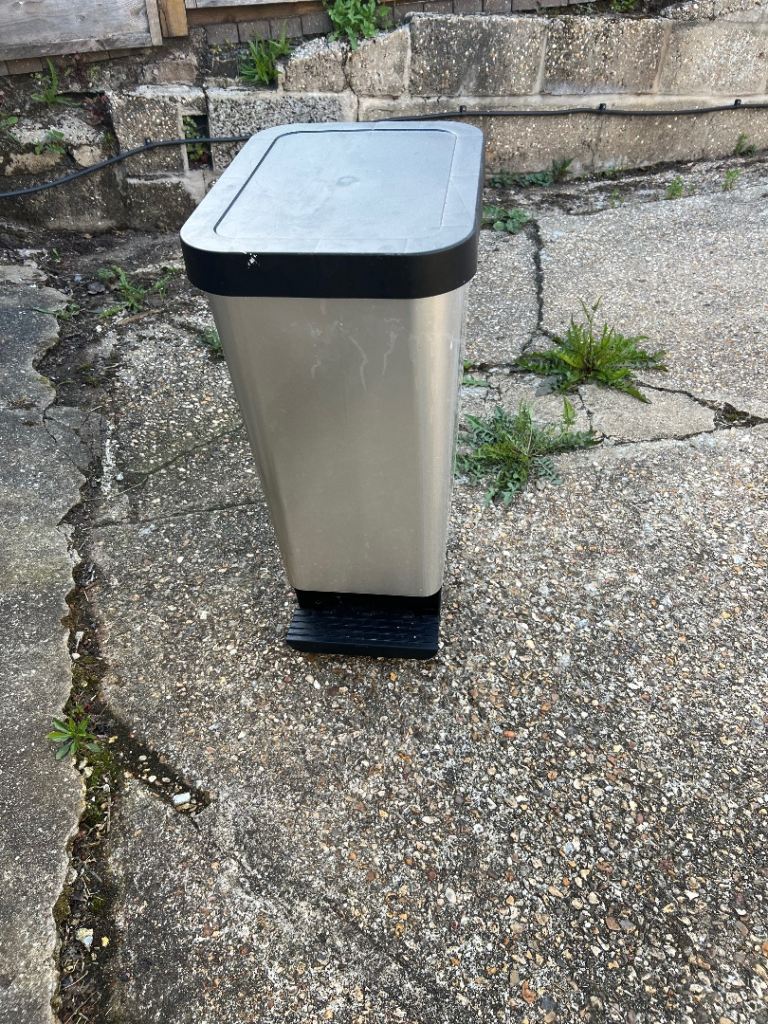 Kitchen bin