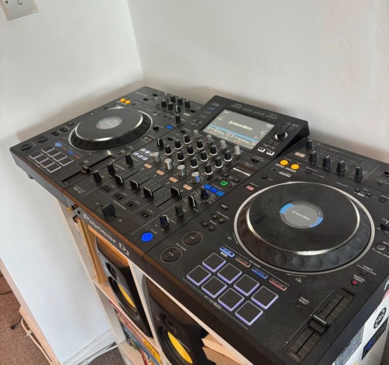 Pioneer DJ XDJ-XZ All-in-One DJ System – Good Condition
